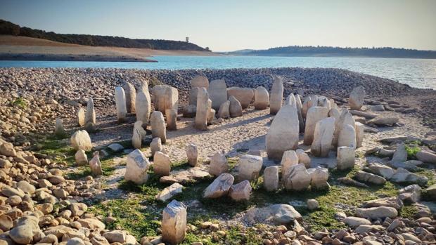 El dolmen de Guadalperal se quedará sumergido bajo las aguas del embalse, aunque protegido con sacos de arena