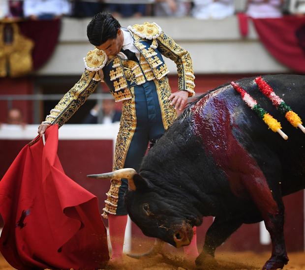 Diego Urdiales y Pablo Aguado arrebatan la plaza de toros de la Ribera