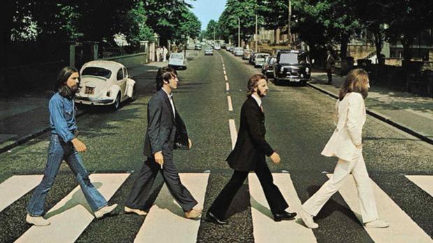 Los Beatles vuelven a lo más alto de la música británica cincuenta años después