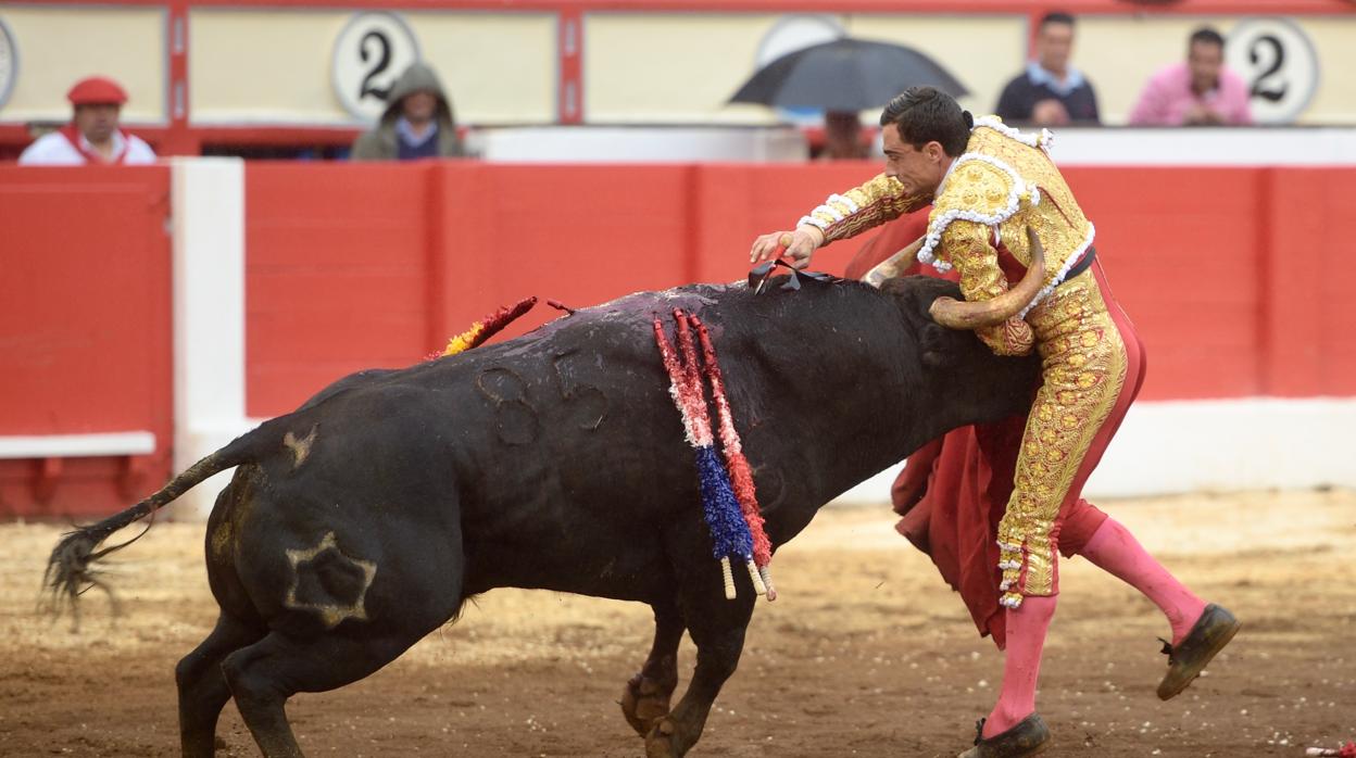 Paco Ureña, a matar o morir, fue el triunfador de la última Feria de Santiago