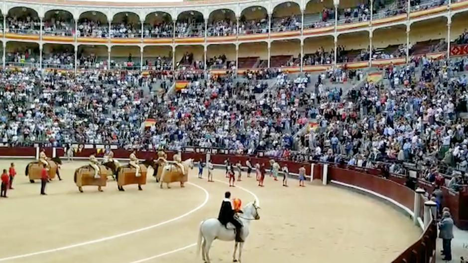 Vídeo: Así se ha vivido el Himno Nacional en la corrida de la Hispanidad en Las Ventas