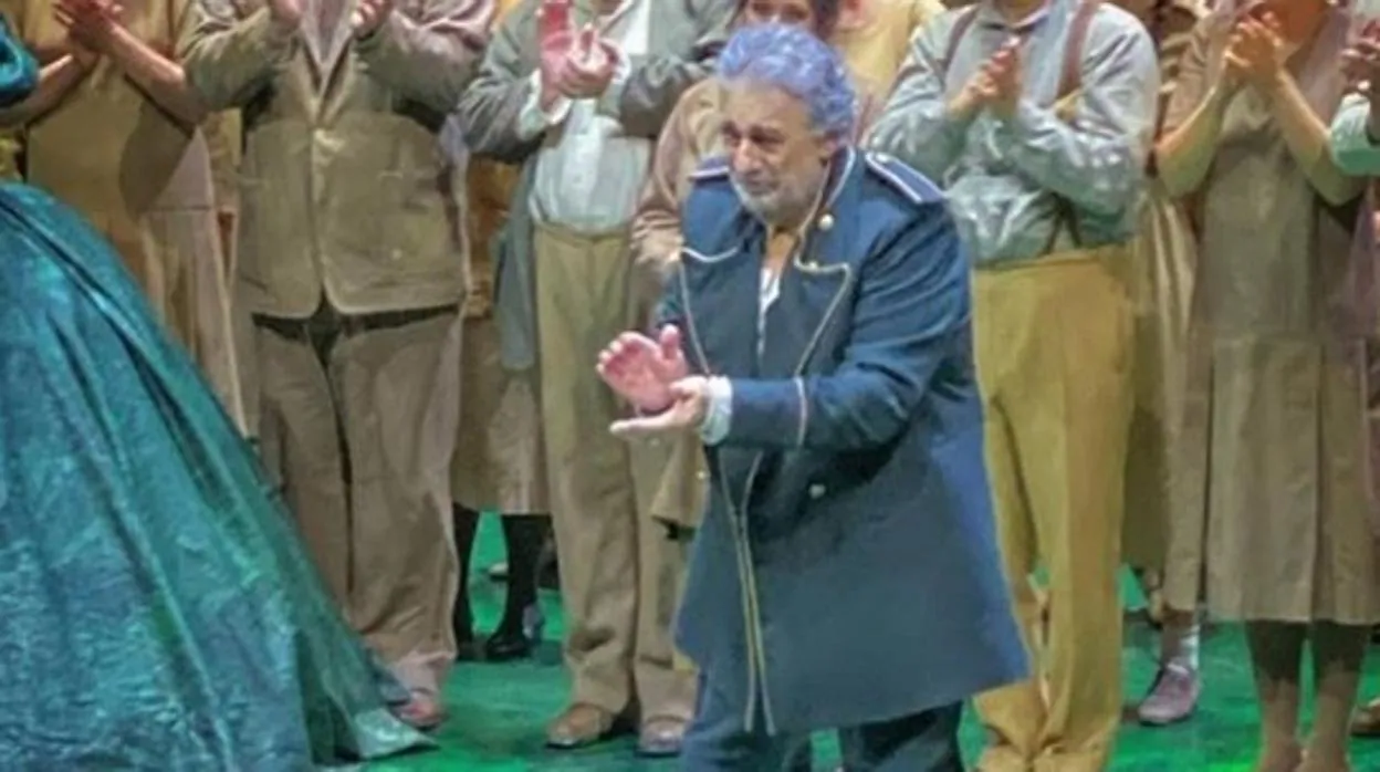 Plácido Domingo recibe con lágrimas de emoción los aplausos del público de Zúrich