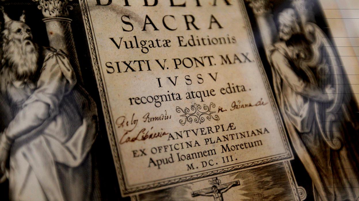 Detalle de la Biblia sacra vulgata de Amberes