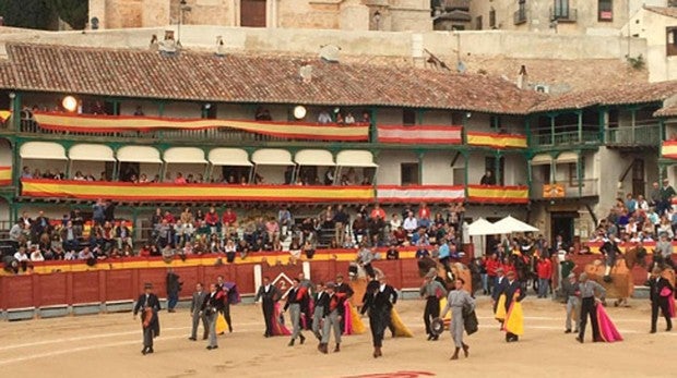 Curro Díaz brilla bajo la lluvia en el festival de Chinchón