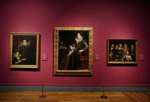 Tres obras de Lavinia Fontana en el Prado: de izquierda a derecha, "Retrato de dama con una niña", Costanza Alidosi" y "Retrato de familia"