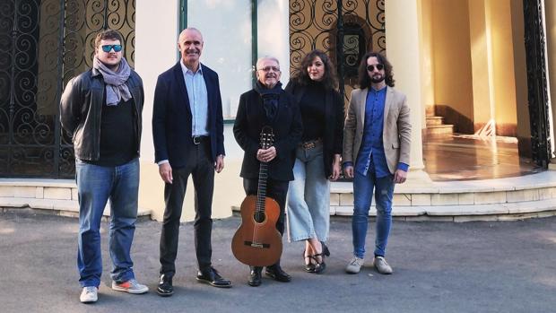 Manuel Imán celebra sus bodas de oro en la música en el Teatro Lope de Vega de Sevilla