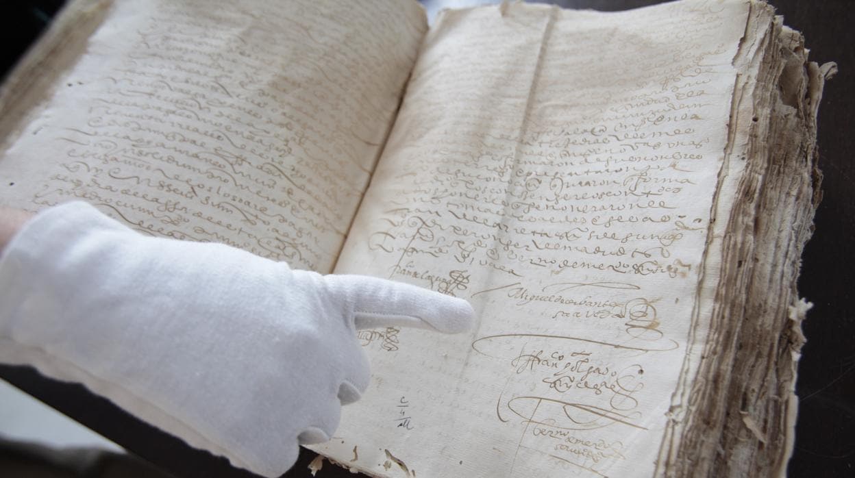 Uno de los documentos firmados por Cervantes que apareció en Sevilla