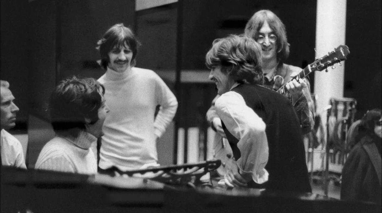 The Beatles durante una de las sesiones de grabación de «Abbey Road» en 1969