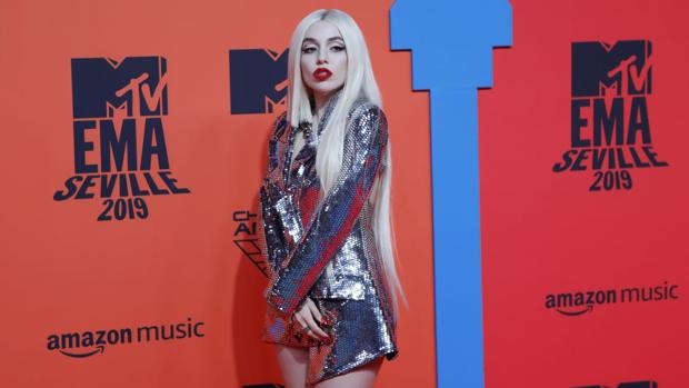 Ava Max se alza con el 2019 MTV EMA Best Push