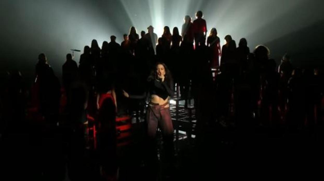 Rosalía, durante su actuación en la gala de los MTV EMA 2019