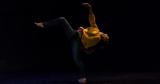 Carmen Macías presentó su coreografía «Y también mañana»