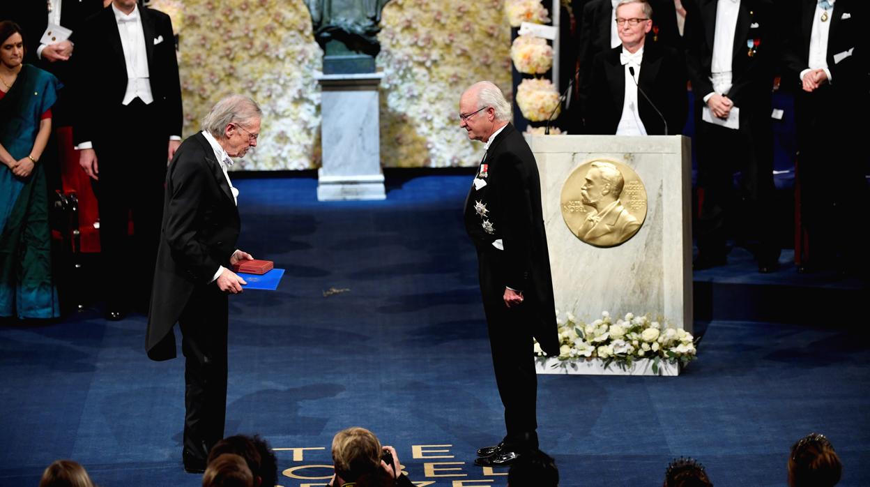 Handke recibe el Nobel de Literatura del Rey Carlos Gustavo