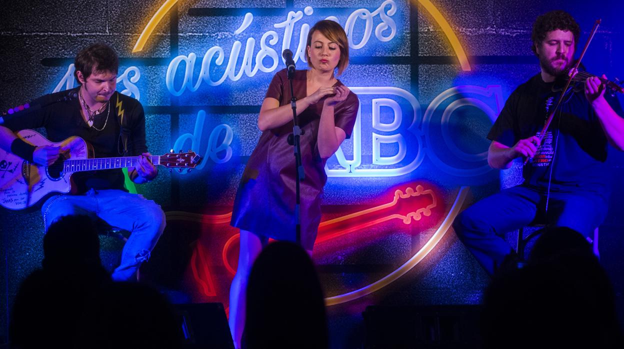 La cantante María Villalón, durante un concierto, participa hoy en las jornadas