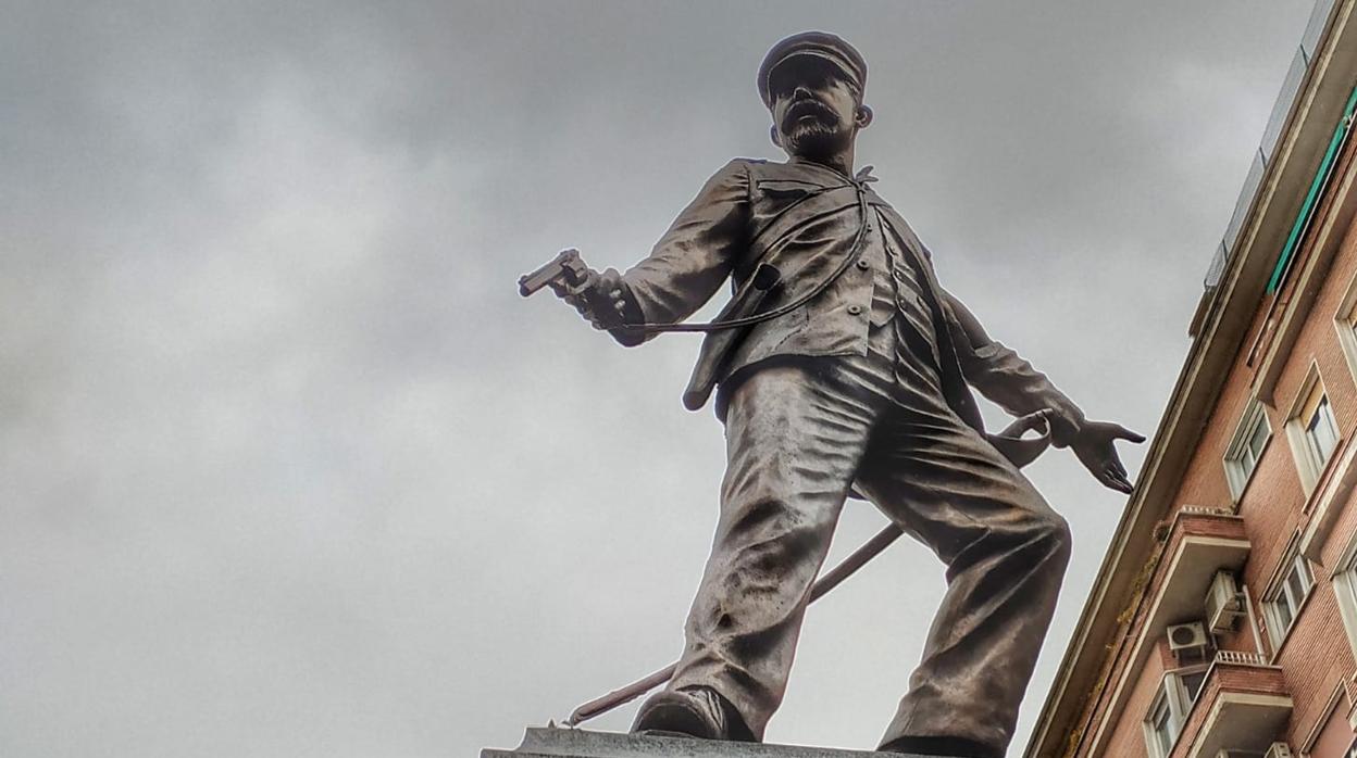 Estatua «héroes de Baler», dedicada a Los Últimos de Filipinas