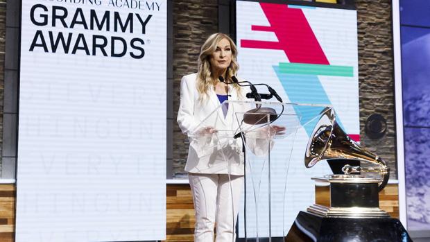 La exdirectora de los Grammy demanda a la academia por acoso sexual a tres días de la celebración de la gala