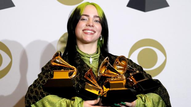 Billie Eilish arrasa en los Grammy y destrona a las «divas»