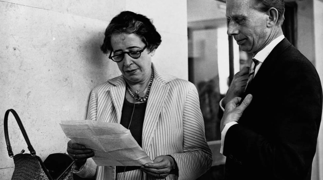 Hannah Arendt durante el juicio a Eichmann