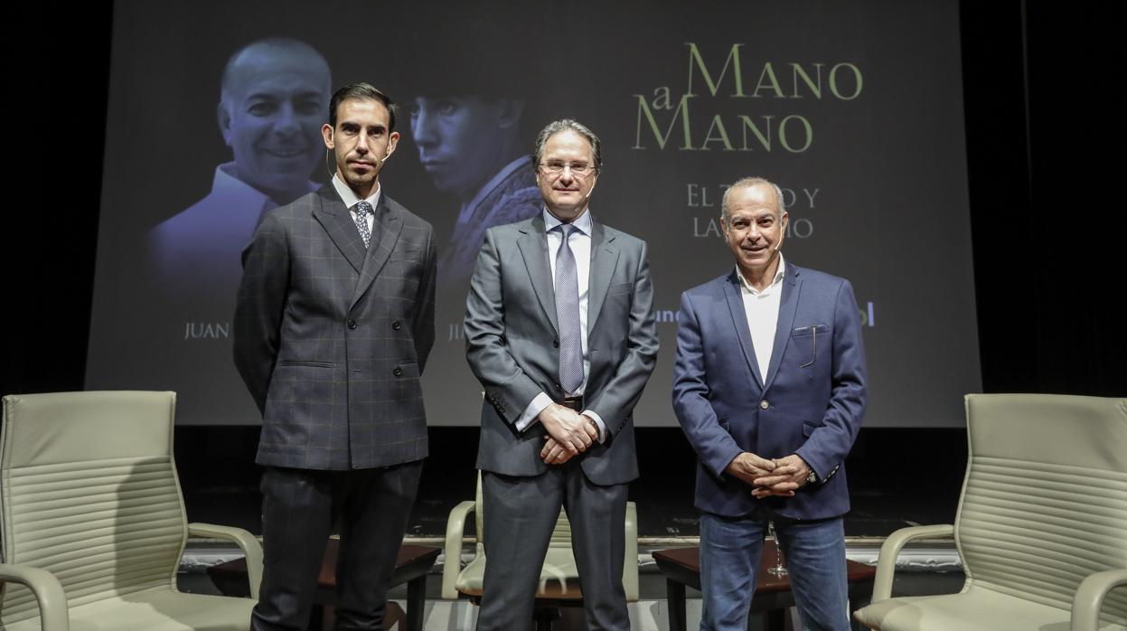 Saúl Jiménez Fortes, José Enrique Moreno y Juan Ramón Romero, protagonistas del acto.