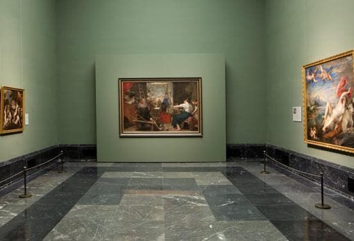 Imagen de 'Las Hilanderas' de Velázquez en sala 15 A con el nuevo enmarcado