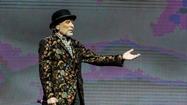 Joaquín Sabina sale de la UCI y evoluciona «en la línea esperada»