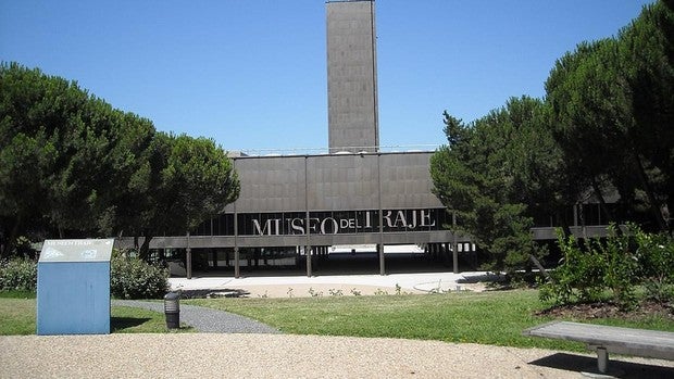 El Museo del Traje cierra hasta el próximo otoño por obras