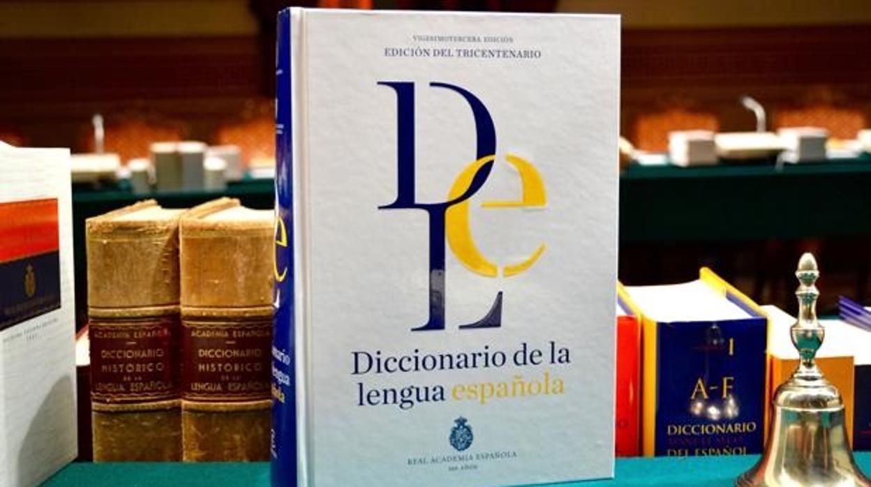 Portada del Diccionario de la RAE