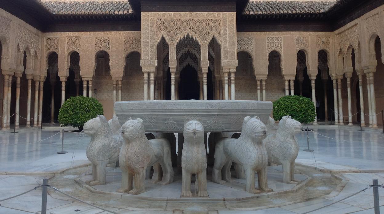 Patio de los Leones, en la Alhambra de Granada