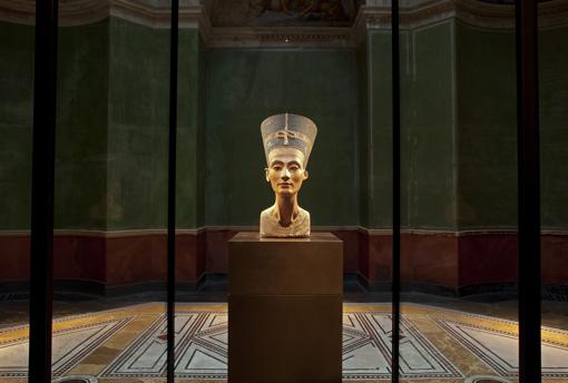 El busto de Nefertiti es la estrella del Neues Museum de Berlín