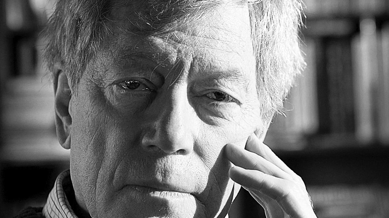 Scruton fue doctor en Filosofía y profesor en la Universidad de Boston