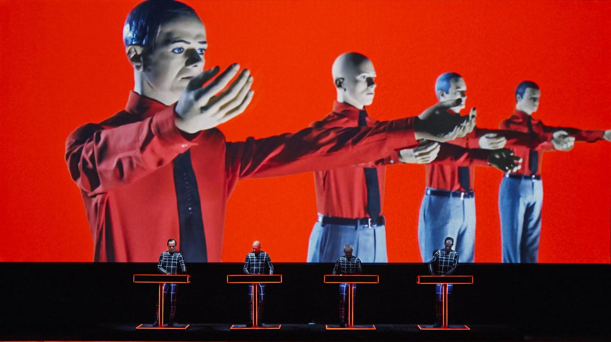 Kraftwerk en acción durante una gira reciente