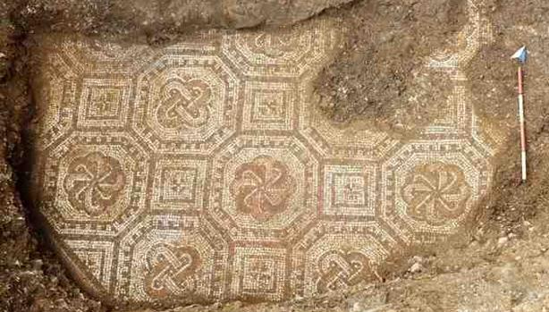 Descubren bajo unos viñedos los maravillosos mosaicos de una villa de la Antigua Roma