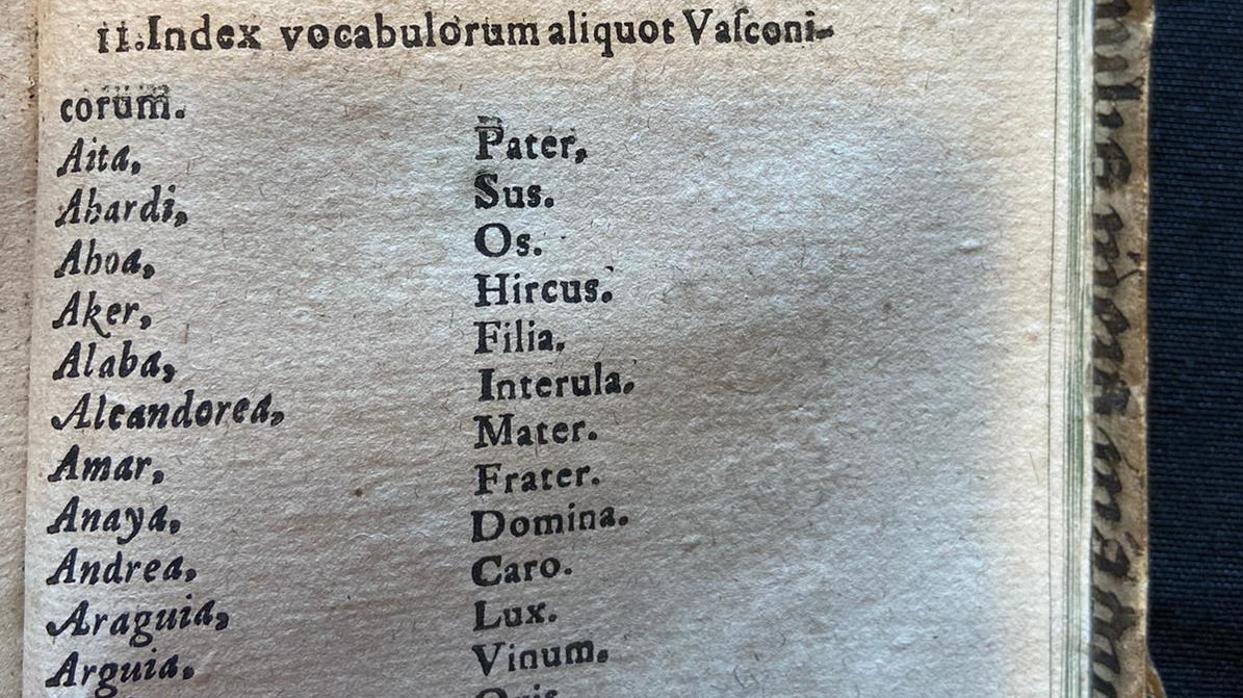 Una página del libro de Kaspar Waser de 1610 con un centenar de palabras en euskera traducidas al latín