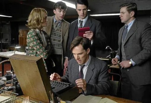 Benedict Cumberbatch y Keira Knightley, en una secuencia de «The Imitation Game (Descifrando Enigma)»