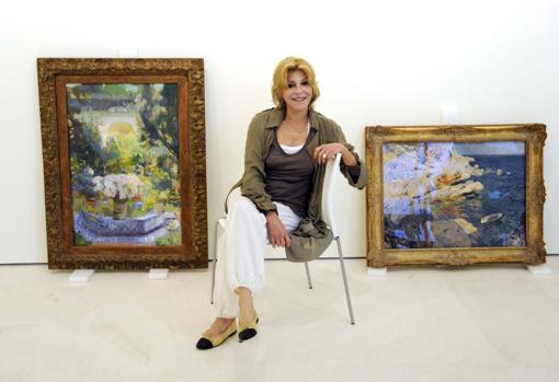 Carmen thyssen, durante el montaje de parte de su colección en el Museo Carmen Thyssen Málaga