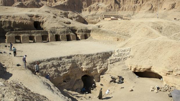 Sólo cuatro arqueólogos al mismo tiempo en cada tumba faraónica para evitar el contagio de coronavirus