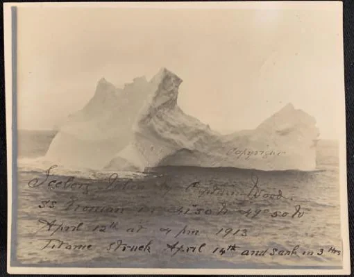 Subastan una fotografía del supuesto iceberg que hundió el Titanic