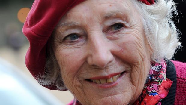 Muere a los 103 años Vera Lynn, la legendaria cantante del himno a la esperanza de la II Guerra Mundial