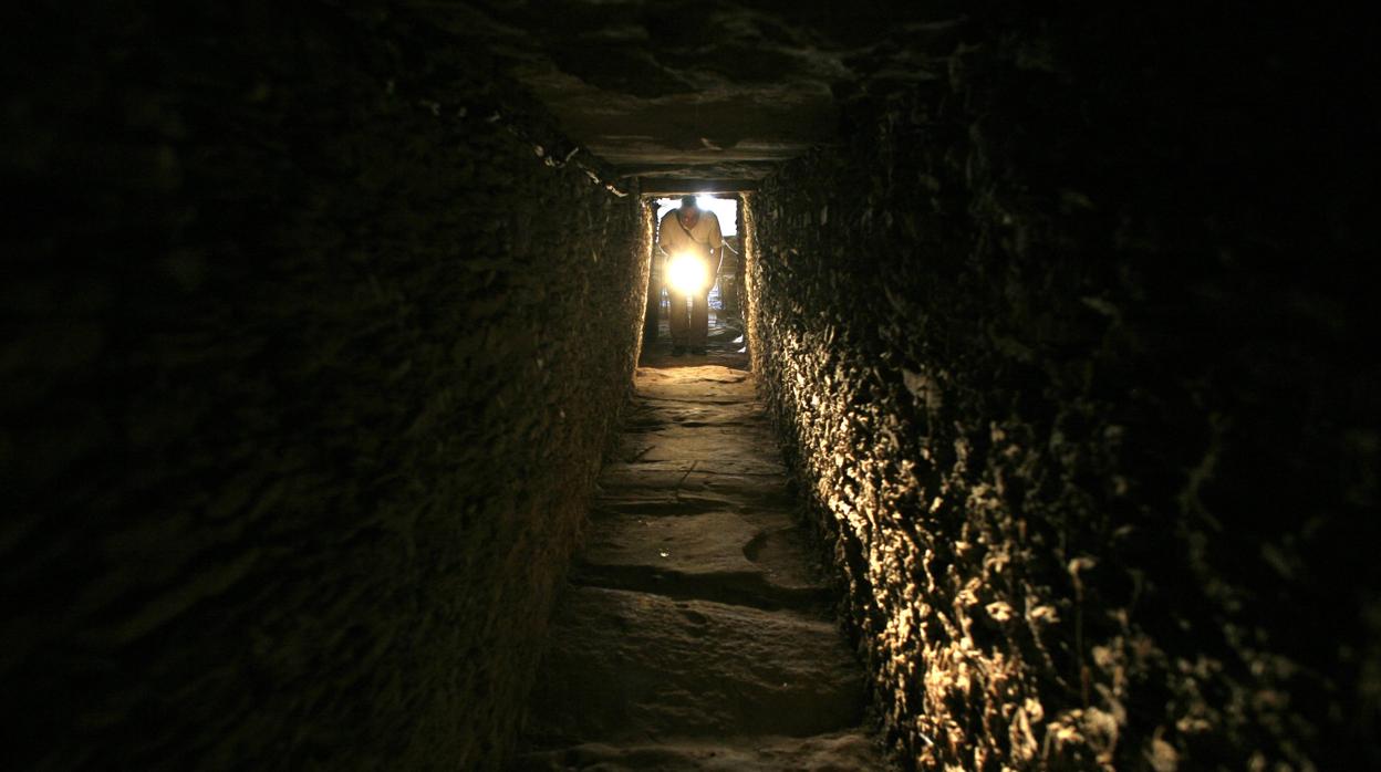 Interior del dolmen de la Mantarrubilla