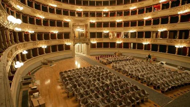 Ciento treinta y tres días después de su cierre, la música volverá a sonar en la Scala de Milán