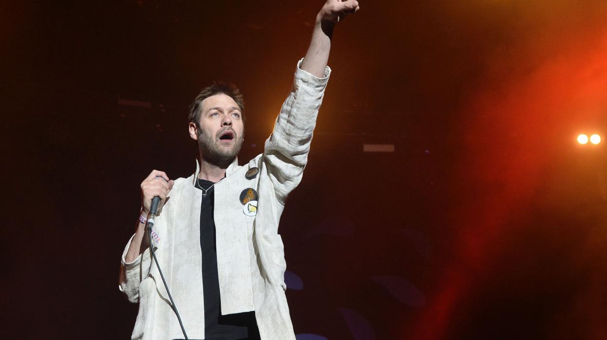 El cantante de Kasabian, juzgado por maltratar a su novia metiéndole la cabeza en una jaula de hámster