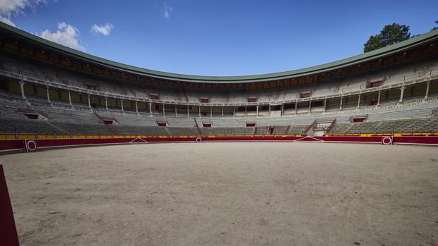 La plaza de toros de Pamplona, inspirada en la Monumental de Gallito y rematada por Moneo