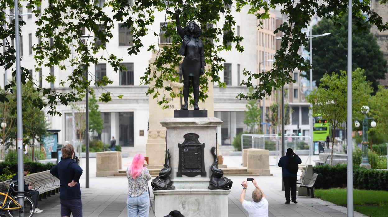 La nueva estatua, colocada en Bristol en el lugar que antes ocupaba la de un comerciante de esclavos