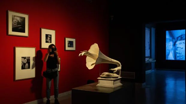 Muerte y resurrección del gramófono surrealista que Óscar Domínguez regaló a Picasso