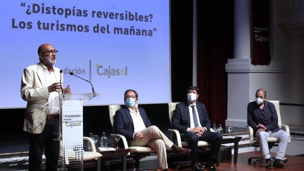 Los turismos del futuro: «¿Distopías reversibles?»