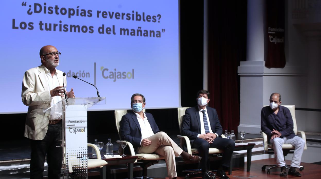 Manuel Marchena presenta su libro, junto a Antonio Pulido, Juan Marín y Miguel Ángel Castro