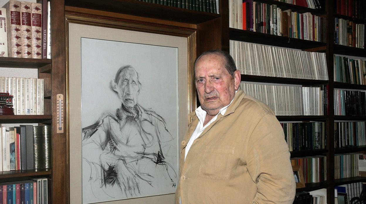 Miguel Delibes, fotografiado en su casa de Valladolid