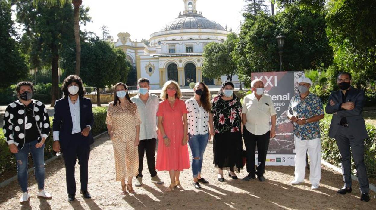 De izquierda a derecha: Rafael de Utrera, Rancapino Chico, Carolina Morales, Perrate de Utrera, Isabel Ojeda, Rosario La Tremendita, Antonio Zoido, El Pele y Pedro El Granaíno