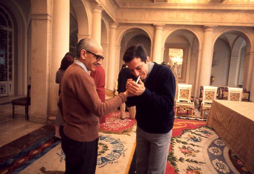 Manuel Gutiérrez Mellado y Adolfo Suárez, en una distendida instantánea tomada por César Lucas en 1980