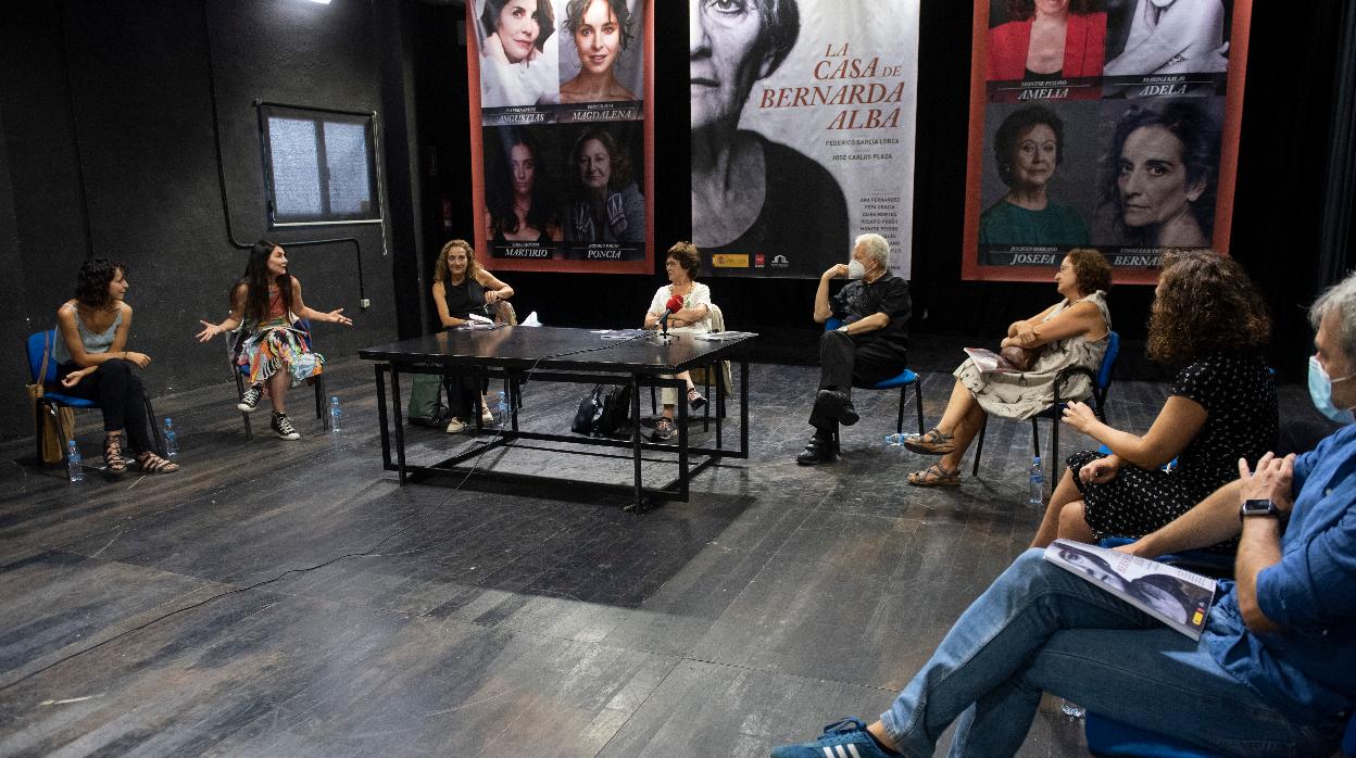 José Carlos Plaza y sus actrices charlan sobre «La casa de Bernarda Alba»