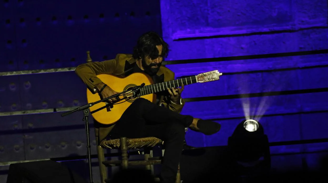 El guitarrista malagueño durante su actuación en la Bienal de Flamenco de Sevilla